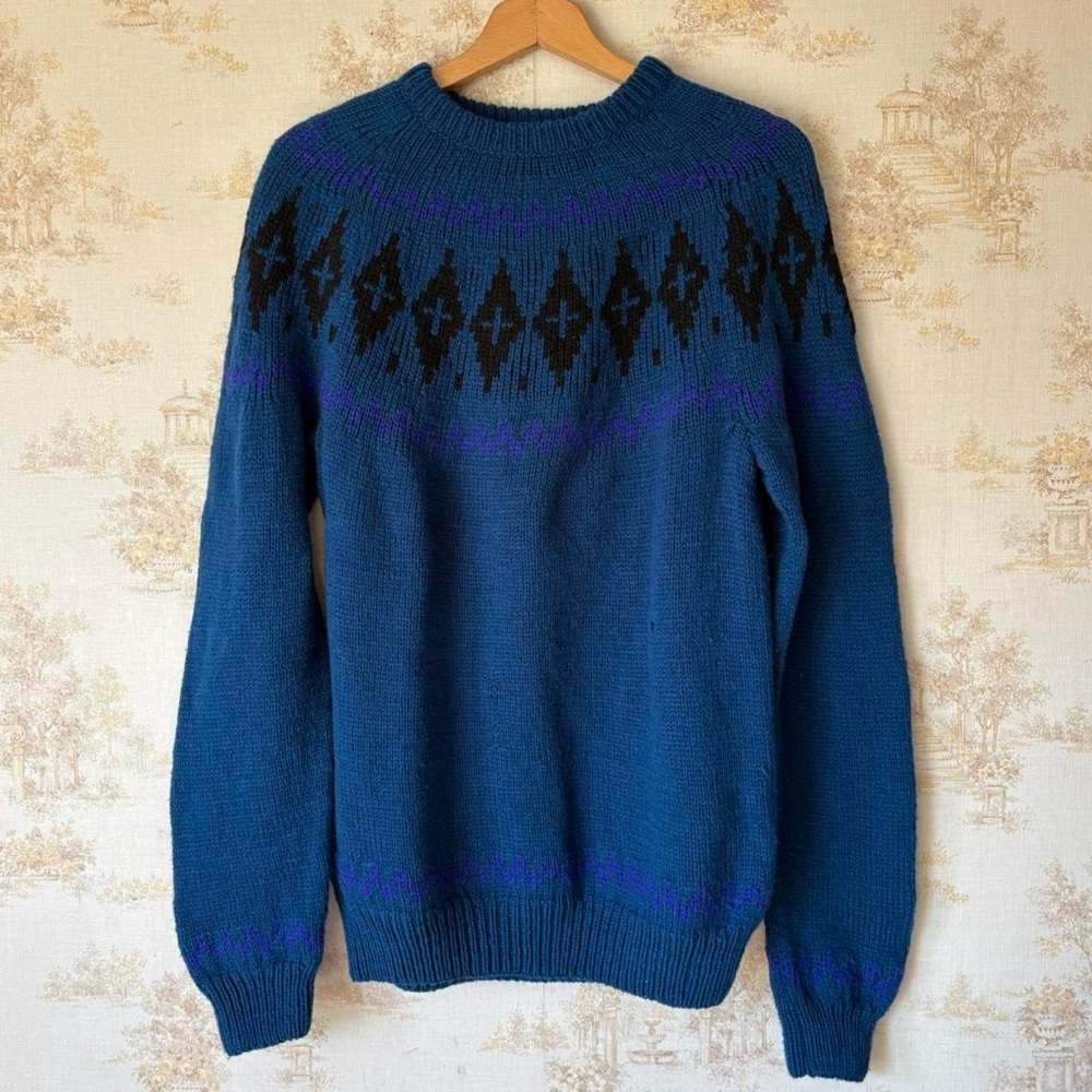 Vintage blue and black fair isle Nordic argyle wool chunky knit crewneck sweater